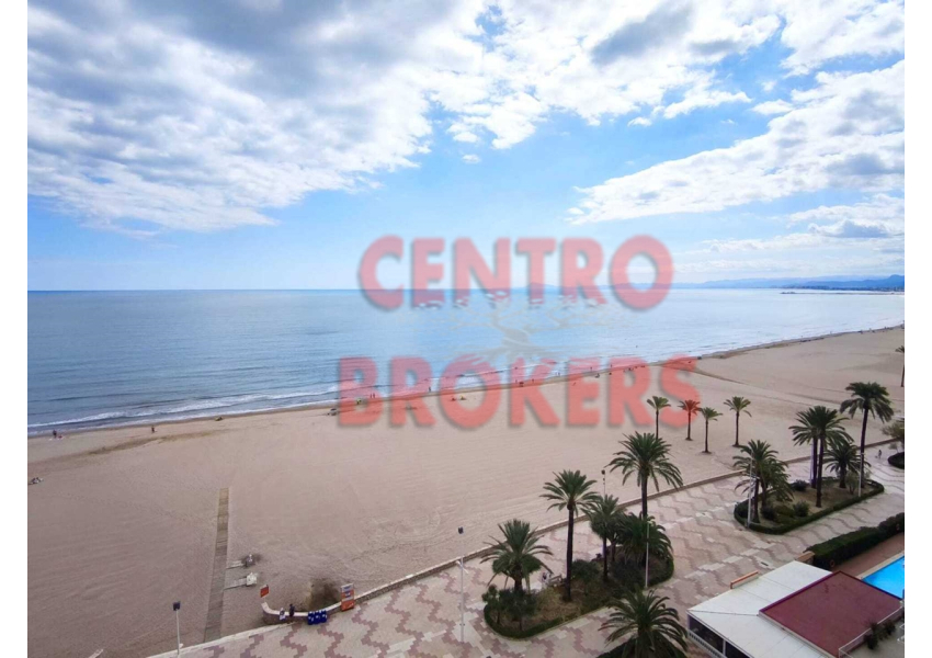 Duży apartament z basenem z widokiem na morze w Cullera